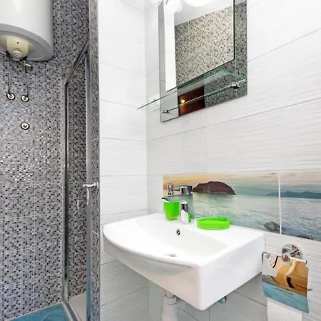 Ribarevi - With Balcony * Makarska