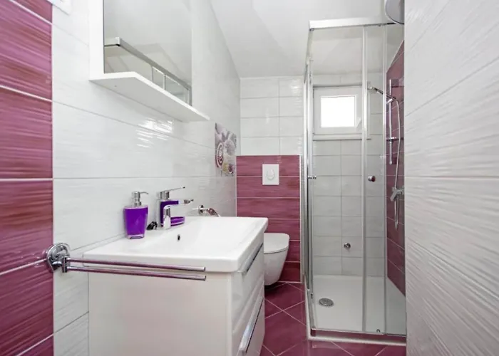 Ribarevi - With Balcony Makarska